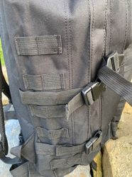 Batoh army černý 45l původně 990 Kč