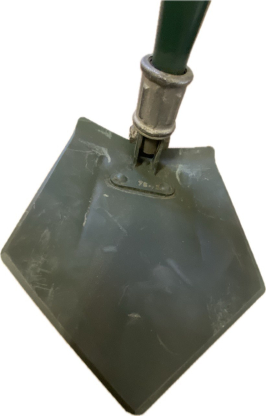 Skládací lopatka malá z maďarské armády s pouzdrem. odolná, délka cca 55 cm